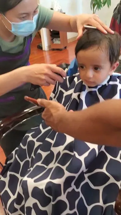 https://cdn.salonspotlight.com/photos/ZDyCSXGTXUp1kdyw5D9j/20d22f09-f337-4258-943f-102d5b86357d_720x720