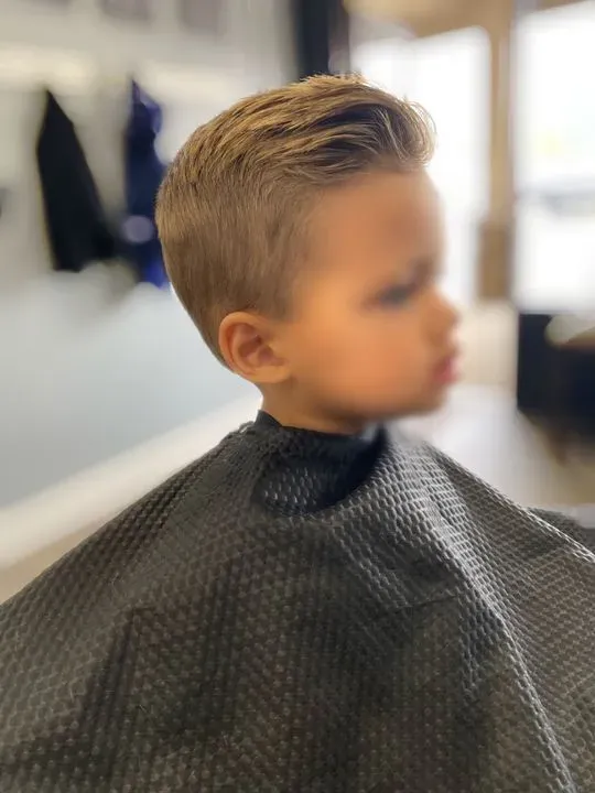 https://cdn.salonspotlight.com/photos/ZG0pY0T1KI1Q9iz3a81u/7f8135dc-e31b-42e9-a0cb-1fcd2b9334a7_720x720