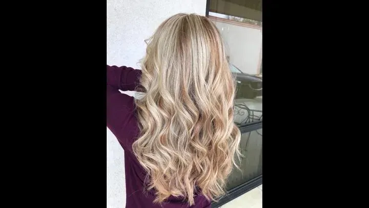 https://cdn.salonspotlight.com/photos/ZHz6Vf0hzHRJH6v6V2jj/06436099-c048-4bb6-990f-c47dc5f30433_720x720