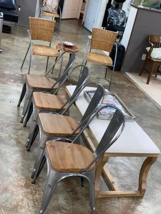 https://cdn.salonspotlight.com/photos/ZHz6Vf0hzHRJH6v6V2jj/eb03d75f-3bc3-4e53-b94c-cbf680f6772a_720x720