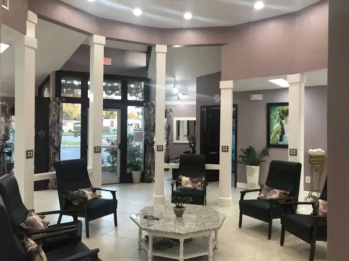 https://cdn.salonspotlight.com/photos/ZIU1PCKWFhfumEKQ0DkX/c99724b4-d71a-48f8-99ed-b1d1761ec2b9_720x720
