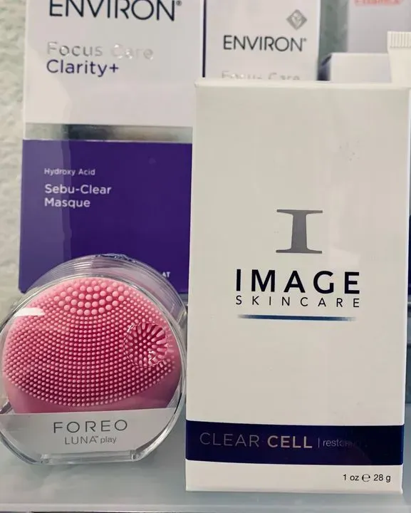 https://cdn.salonspotlight.com/photos/ZJNrf5mJOswjdi6XzF2V/bead7add-ebc1-494f-bd86-8f132f4cab66_720x720