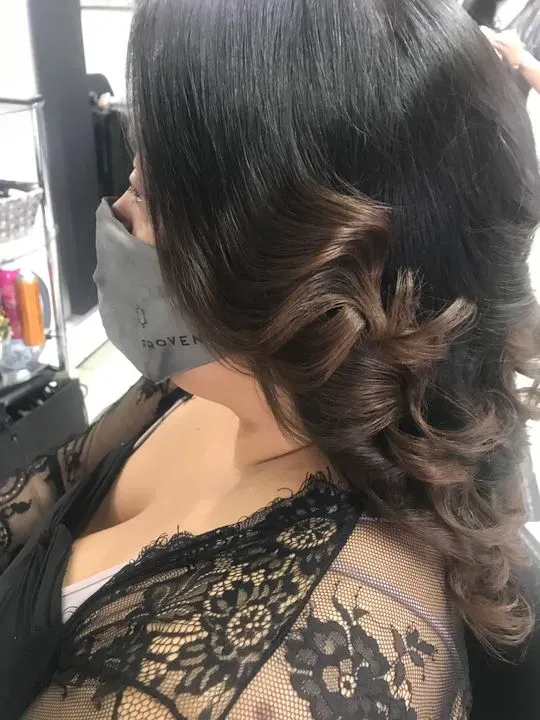 https://cdn.salonspotlight.com/photos/ZMO6fc8sBD8oLFUTuGsC/5915f944-ba60-47f9-8eb4-1aceb2026edc_720x720