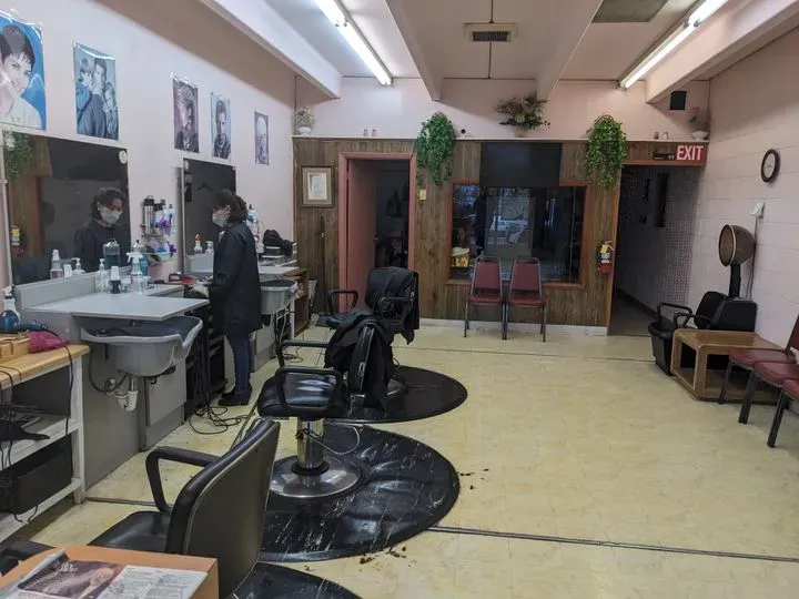 https://cdn.salonspotlight.com/photos/ZNS4MPDhuosygYeogCKo/e1818600-b51d-4aec-a8a8-7cc3bcd3b95d_720x720