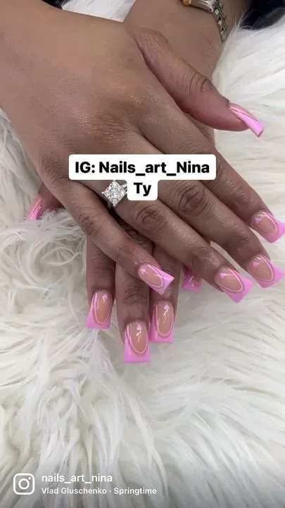 https://cdn.salonspotlight.com/photos/ZOfxnF5RGS1qpEZ8f0ET/21073760-0fd4-40d9-bf7c-219cf6d14a0d_720x720