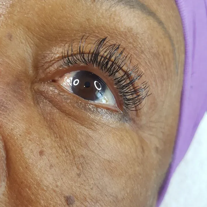 https://cdn.salonspotlight.com/photos/ZPbmL0CpULWtKhGKpRQM/db1fc089-7617-479e-9060-8900c8ee14df_720x720
