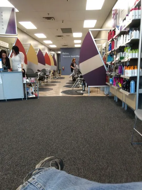 https://cdn.salonspotlight.com/photos/ZRD1LScVefzIK8LHI5eR/7c268bf8-3e1a-48a0-bf5e-599af3e4a5bb_720x720