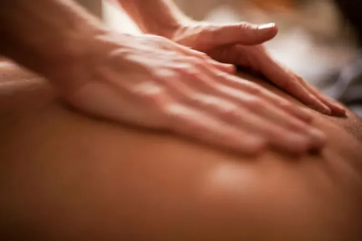 https://cdn.salonspotlight.com/photos/ZRmHsUIlBjvFrPUdnJfX/659bd26f-ae06-4178-b093-0d93c21ed146_720x720