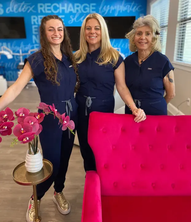 https://cdn.salonspotlight.com/photos/ZSCTe1yPB85nnsDKUnol/014e2151-f197-4c35-a772-b3ceb6733323_720x720