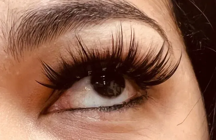 https://cdn.salonspotlight.com/photos/ZSfLW05q7WXhKYyAxnvp/9b5784e7-0af7-480b-aa09-11ce707601cb_720x720