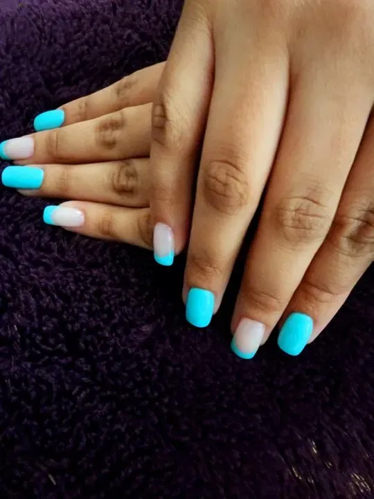 https://cdn.salonspotlight.com/photos/ZTYDJipGAcAKG0TGTxfv/5dbbea2d-a5c8-4c19-90d7-55793b8f927b_720x720