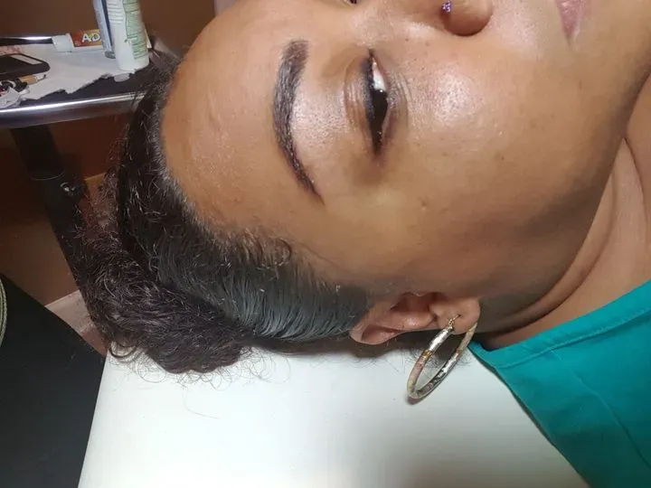 https://cdn.salonspotlight.com/photos/ZTbEqJo3p6wY1QjeTyPZ/29d99ca6-3760-404d-9ba3-d0c5d6786ca8_720x720
