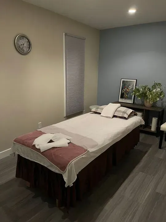 https://cdn.salonspotlight.com/photos/ZUjAIwkMqNStvQB0GLBc/8d33cc38-5e8a-4421-8813-67ce55120fa9_720x720
