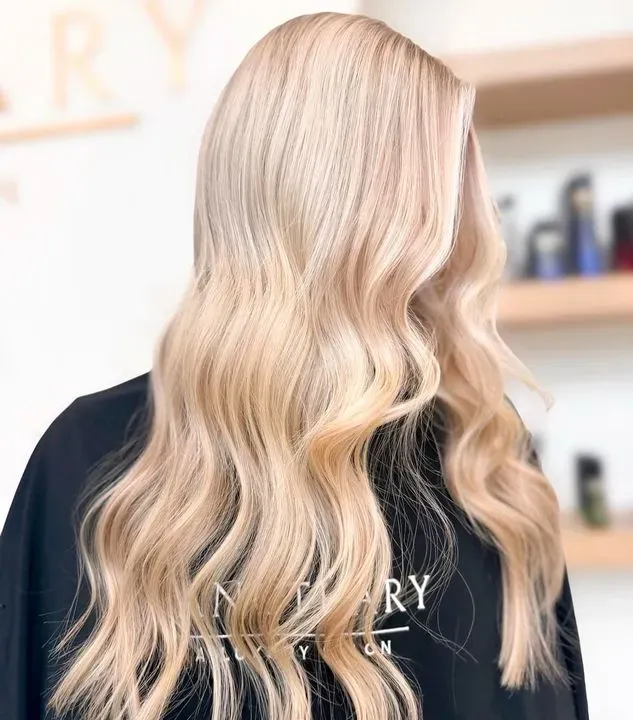https://cdn.salonspotlight.com/photos/ZWUbV0TdvD2kyrA2NRzG/0b8c7ebb-e1b0-46fe-a277-cb29edb44da0_720x720
