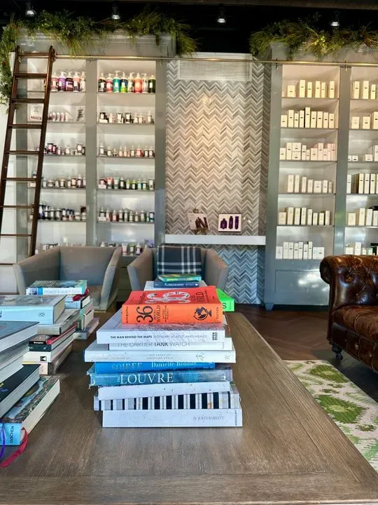 https://cdn.salonspotlight.com/photos/ZYLkpLCLhbVNyOpSAqlw/5d02cf57-6ae3-483b-987e-51290aada537_720x720