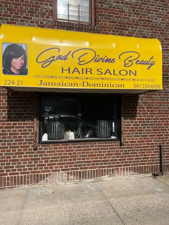 https://cdn.salonspotlight.com/photos/ZbKslJ8z98jD77clPwX4/1f30fe66-b836-473a-8528-e05342434997_720x720