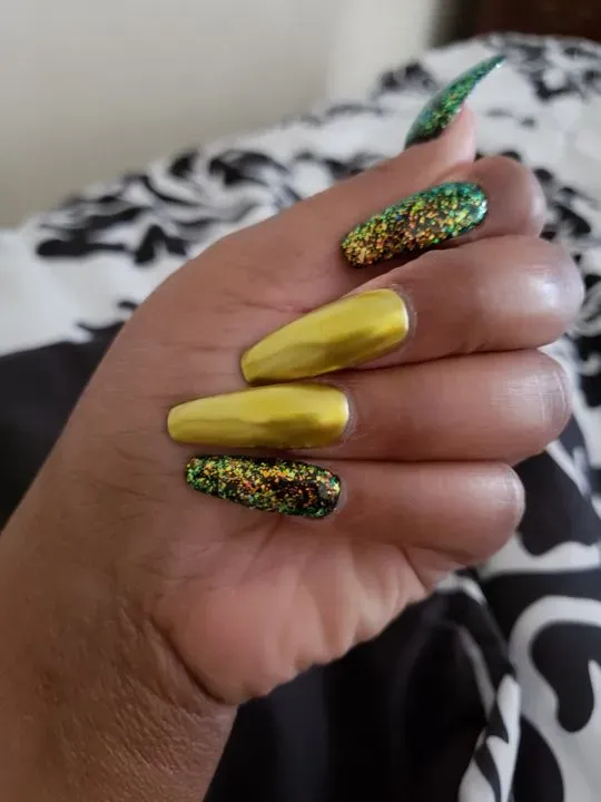 https://cdn.salonspotlight.com/photos/ZenhPMpgiDXNLBCmBFLM/77c365e6-bfde-4573-9fcc-88d0fdf7c06f_720x720