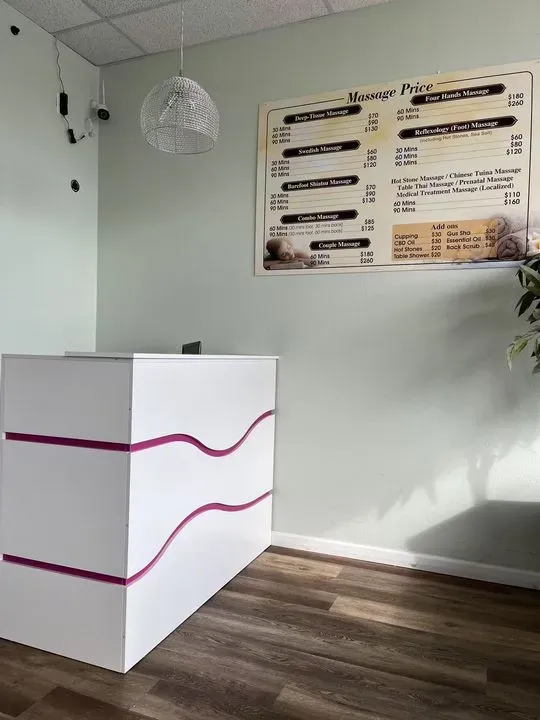 https://cdn.salonspotlight.com/photos/ZfqFKmd5XmePwMazpDw2/f144e1ab-051b-4792-8f20-0ac70f1c7fca_720x720