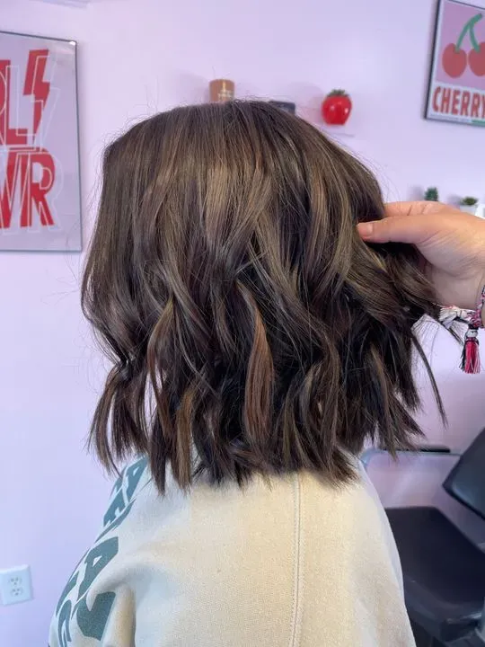 https://cdn.salonspotlight.com/photos/ZjADhyFrumpu3rHl6llS/6e01a737-1551-4278-b5aa-502dca7a888d_720x720