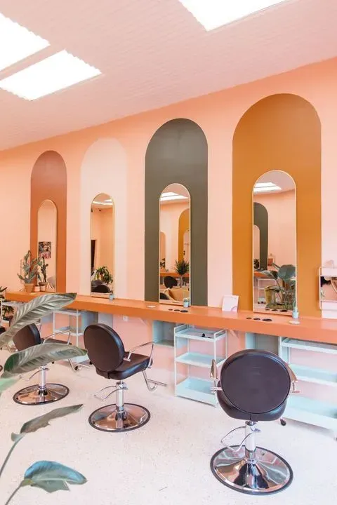 https://cdn.salonspotlight.com/photos/ZkMKLgZKzZtdlPL1Y1h0/9582f77f-f944-4251-8ec9-879cfe475f5b_720x720