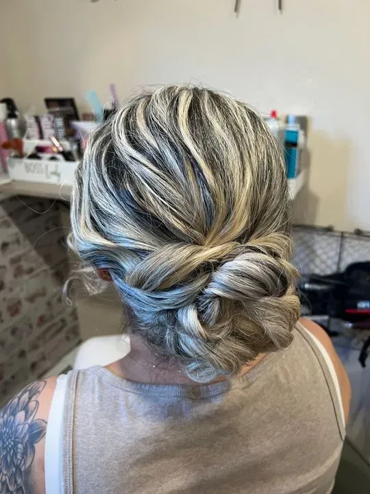 https://cdn.salonspotlight.com/photos/ZkWFfZF9M38OVMsh7NFW/8a2d72fa-ac9e-4930-8f7f-1674e4bba02f_720x720