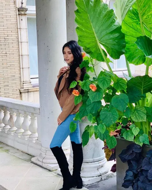 https://cdn.salonspotlight.com/photos/ZkWFfZF9M38OVMsh7NFW/d6dbc128-6632-4d0c-9970-0de5056e59a4_720x720