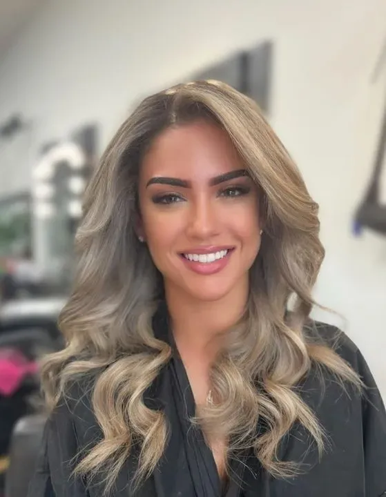 https://cdn.salonspotlight.com/photos/Zp1e6TMLIwW2uj0oyfln/57005b05-635b-4d13-9a20-b780ab72c73e_720x720
