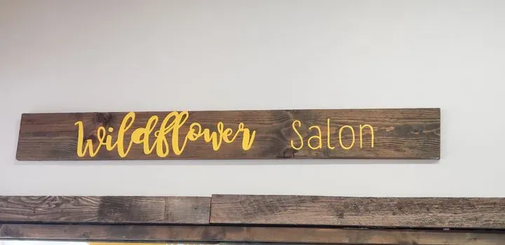 https://cdn.salonspotlight.com/photos/ZqkXwWpyTVT6kjoe3lhs/e56f715b-202a-4a9e-9ecc-7646a89cd963_720x720