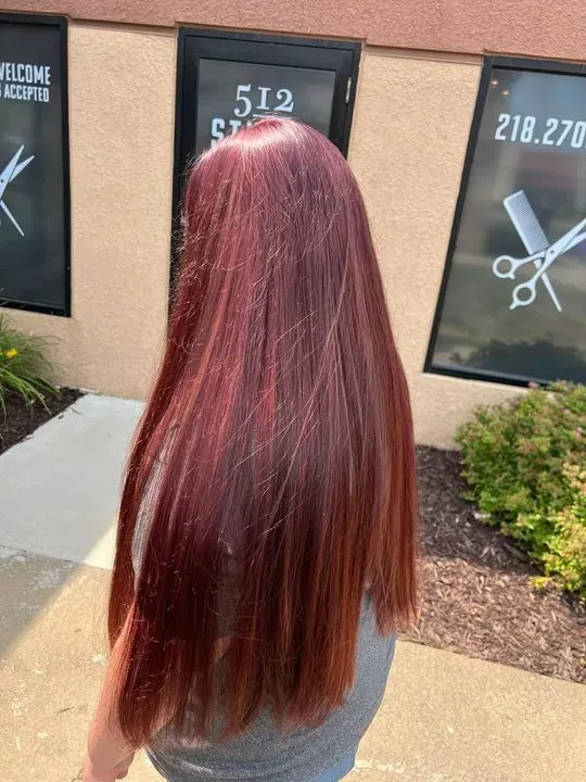 https://cdn.salonspotlight.com/photos/Zrngj8tUMbpfAweVFwU4/432cd424-3e0a-4631-9e3b-3208f0cbae4b_720x720