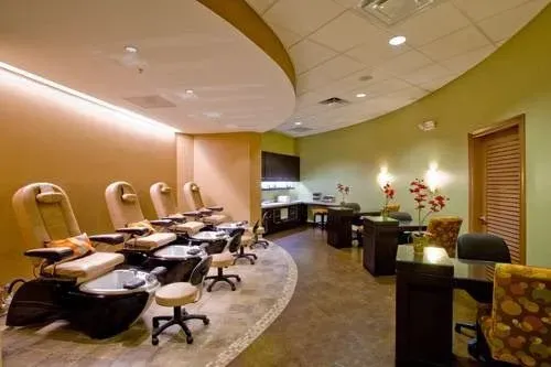 https://cdn.salonspotlight.com/photos/Zs5i0U2D9Pgeno1f8ckv/446461c5-853e-4aa4-930f-9e202555d876_720x720