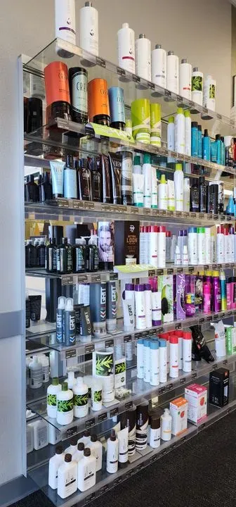 https://cdn.salonspotlight.com/photos/Zs8CYovMojLGmUSHars6/a5cc68b5-3633-4a99-93a6-20689741f9b1_720x720
