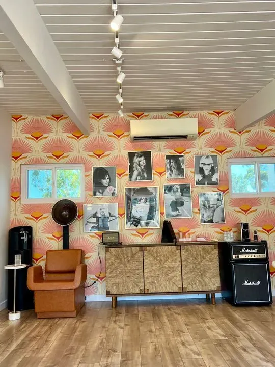 https://cdn.salonspotlight.com/photos/ZsTGYWhFO3Re4Y03MpwZ/6ae710a0-2376-4858-b287-7313baef246b_720x720