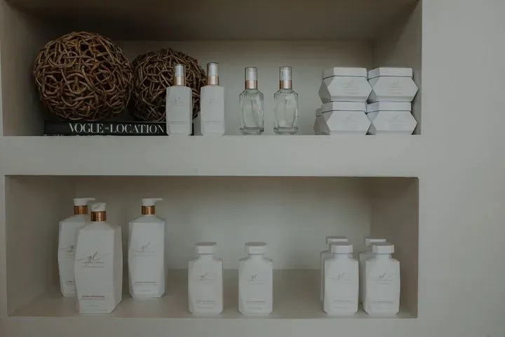 https://cdn.salonspotlight.com/photos/ZtBUz3QHGM0zWsnYs7He/5a325c47-1cf7-4be2-85d3-e183a4b35c2a_720x720