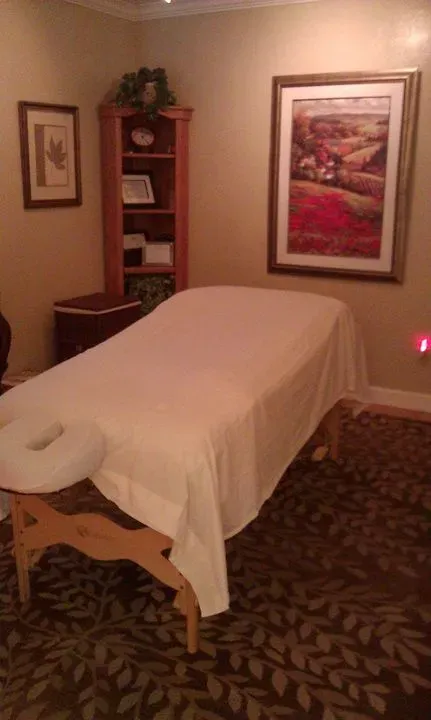 https://cdn.salonspotlight.com/photos/ZtDTG9hDuGt7ANPrTMAY/81fe69e6-f52c-4099-a0cf-7d56726c39b1_720x720