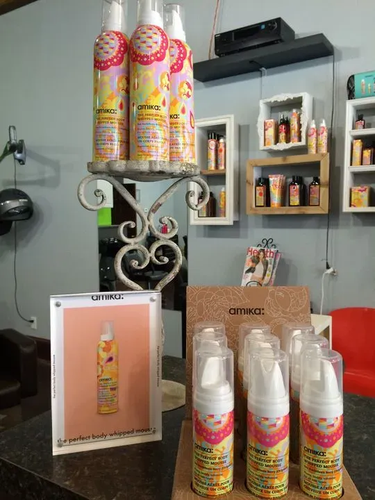 https://cdn.salonspotlight.com/photos/Zu760lp12uD7Lw8LV0SM/17dd0c3a-bf81-4881-8e4b-31671fb62d70_720x720