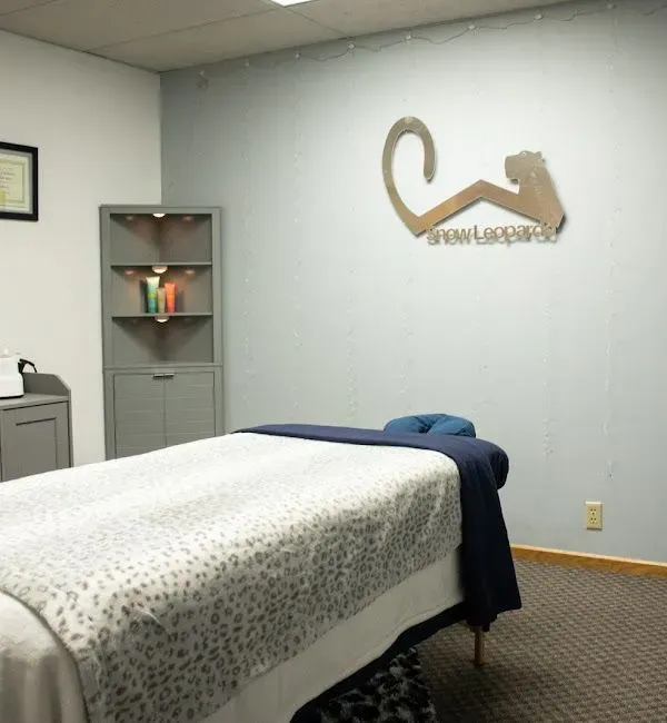 https://cdn.salonspotlight.com/photos/ZvgTJakF0r35cNdx3pU3/488a5c15-681d-4e32-a655-a783363a9524_720x720