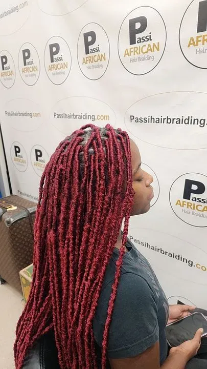 https://cdn.salonspotlight.com/photos/Zya1fYZIQU9kyE3lYGkU/02721ee4-b249-439b-9919-f27e6b89f1f2_720x720