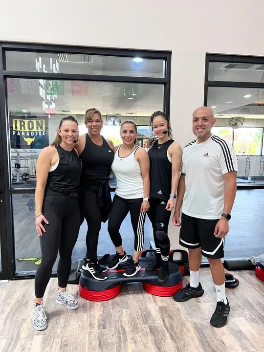 https://cdn.salonspotlight.com/photos/a0GufQvSFIvr63AaktKV/45746382-d52a-44c3-99d9-209268a66e57_720x720