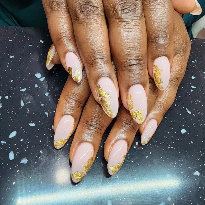 https://cdn.salonspotlight.com/photos/a2jPPAxc6otsDrAMHpEg/803c192f-b5a2-44ba-b18b-e9742a7724e1_720x720
