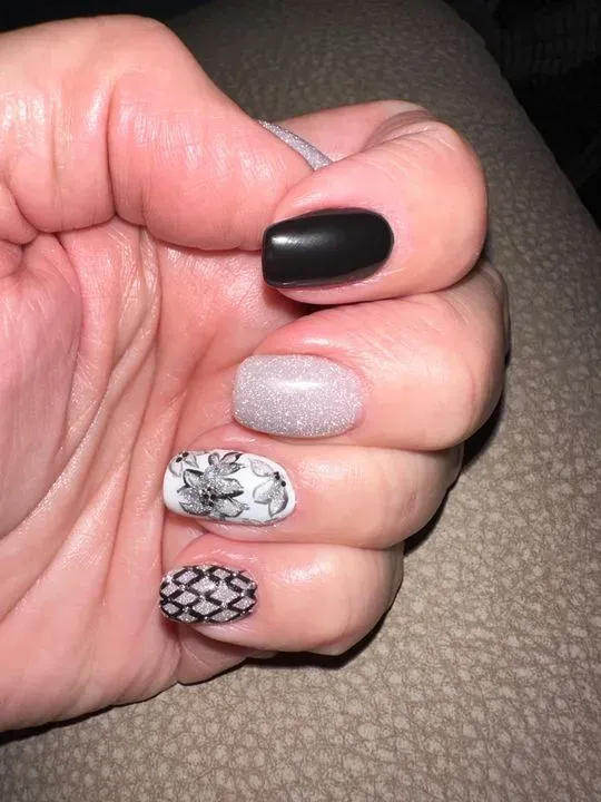 https://cdn.salonspotlight.com/photos/a2jPPAxc6otsDrAMHpEg/a73886ec-ef6b-4ee6-923d-9dc96ef1702d_720x720