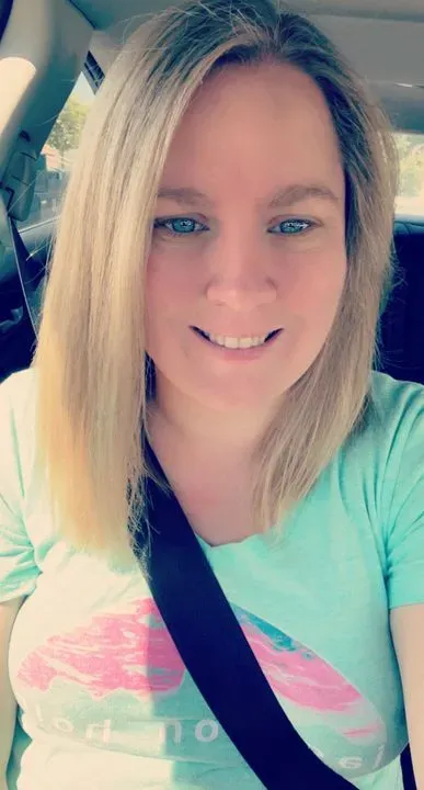 https://cdn.salonspotlight.com/photos/a3E9136LY7qUeXGlEQmB/667f7936-8ca6-43fd-af72-0f28f326c868_720x720