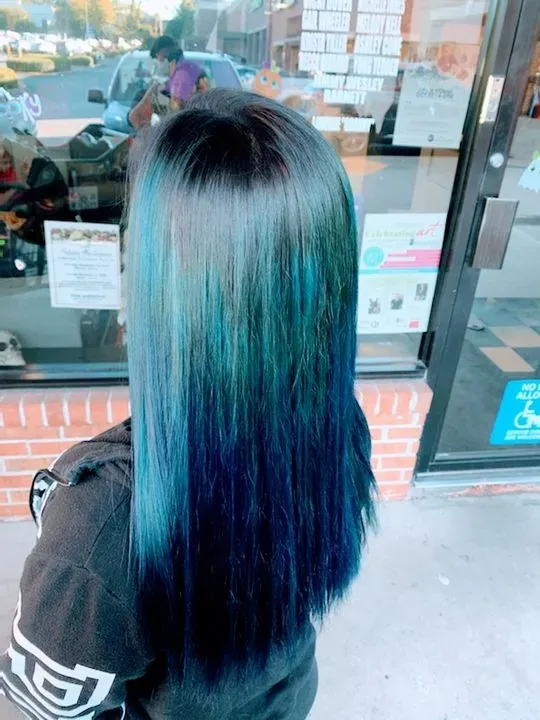 https://cdn.salonspotlight.com/photos/a5zcBuPPqjBOduhet81R/1f5d330a-dc5a-4bc8-9d63-700c09d8420e_720x720