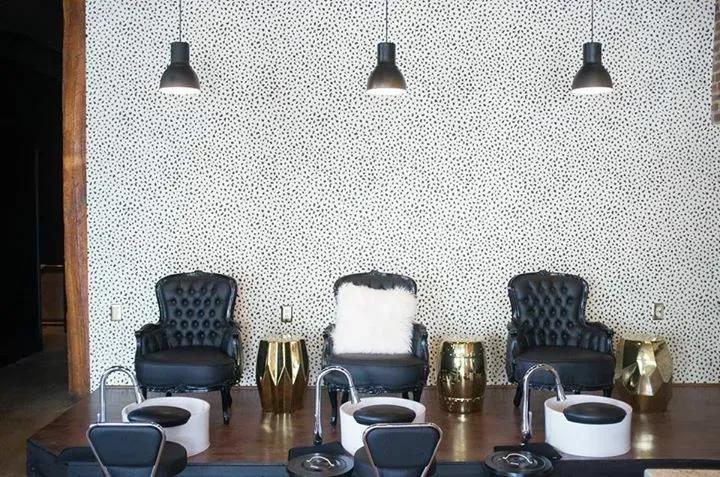 https://cdn.salonspotlight.com/photos/a7PUV6inqWj7mfpPbNLK/346d4adf-ee79-4012-91fe-15446b2b006b_720x720