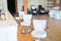 https://cdn.salonspotlight.com/photos/a7PUV6inqWj7mfpPbNLK/91ce8d93-d0e3-4187-87fd-87ba7b48bbd9_720x720