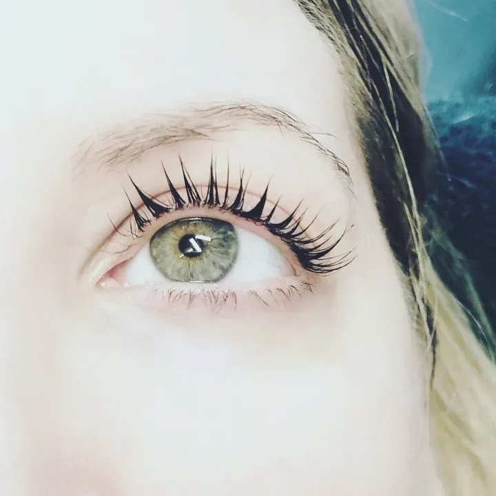 https://cdn.salonspotlight.com/photos/a7bvPZeSe1Up6ecfa5g5/69fbbd38-f58b-41ad-8340-f9f886680faf_720x720