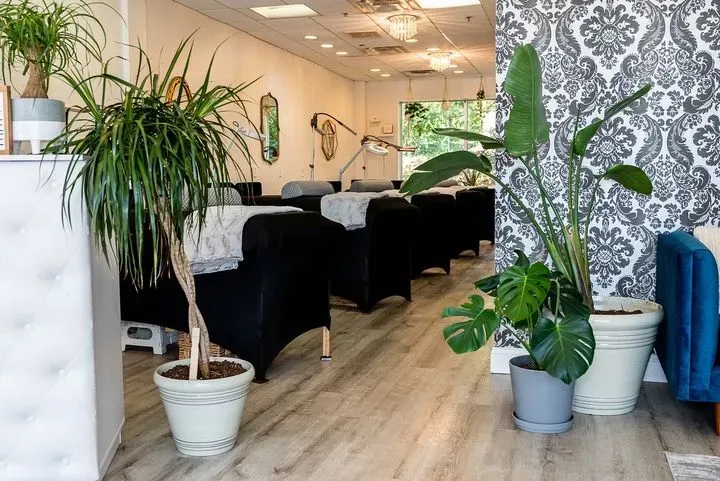 https://cdn.salonspotlight.com/photos/a7bvPZeSe1Up6ecfa5g5/8551df3e-94b3-4536-8fcb-e759dda83f1c_720x720