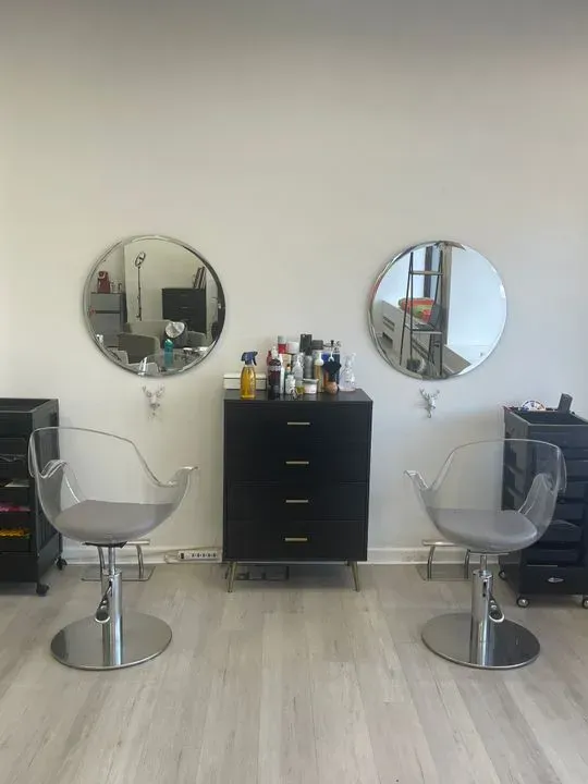 https://cdn.salonspotlight.com/photos/a8psd8n5jEaZlrv70oLc/6acc4e3a-d696-4ac8-a15a-cf764e03ff0c_720x720