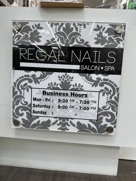 https://cdn.salonspotlight.com/photos/aBJrdx0TT28YQgzmR6eI/401bb2ee-1641-47b4-b213-f54068757fe1_720x720