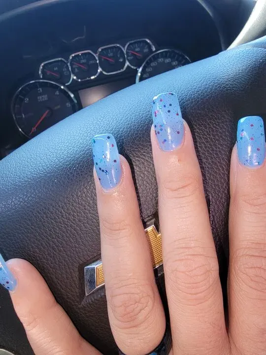 https://cdn.salonspotlight.com/photos/aBJrdx0TT28YQgzmR6eI/8ae39c9d-ff2b-4f11-99d3-9409b7faeefe_720x720