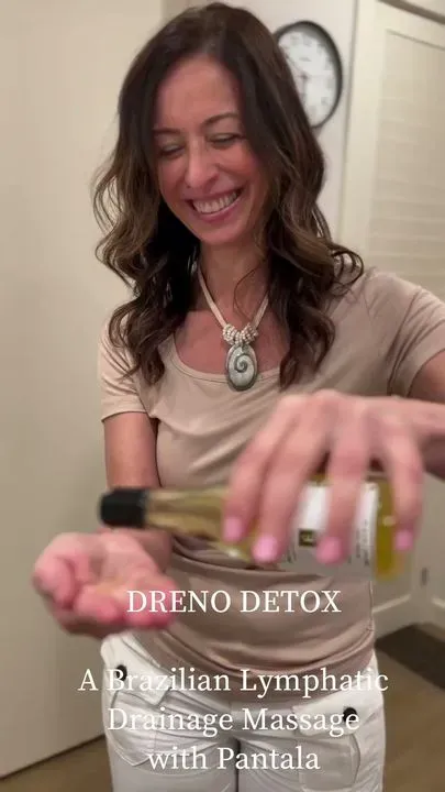 https://cdn.salonspotlight.com/photos/aCN769ee0AoMkIGkxeMY/3d119d56-6962-45b7-b144-7be371c51877_720x720